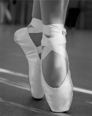 Balett_slippers_by_MeEeMe.jpg